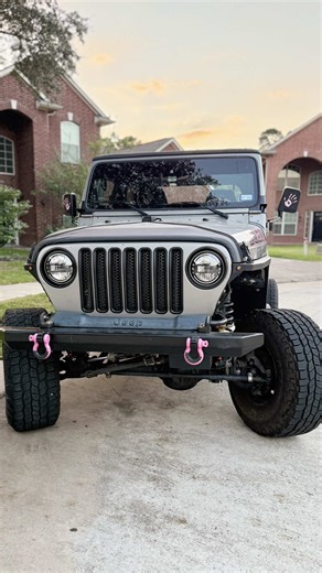 We are really busy engineering systems for your SUVs! Tailored specifically for the Jeep Wrangler TJ (1997–2006) with rear seats removed, this system was developed from the ground up to use every usable inch of space. Designed specifically for the TJ, our team focused on clean access and real-world usability. The main drawer gives you fast, direct access to your gear, while dedicated left and right compartments keep smaller essentials organized and always within reach. Full access to your factor