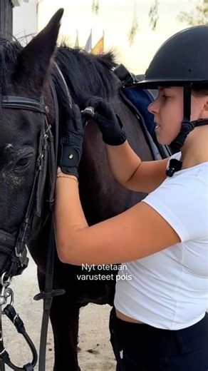 Varusteet pois ratsastuksen jälkeen 🐴