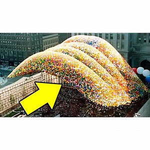 476K views · 5.5K reactions |  How Releasing 1,500,000 Balloons Went Horribly Wrong  Can you imagine the mind-blowing spectacle of watching 1.5million balloons being released all at once? This is the story of balloonfest '86, the world record mass balloon releasing that went horribly wrong. Lets find out more! | Be Amazed | Facebook