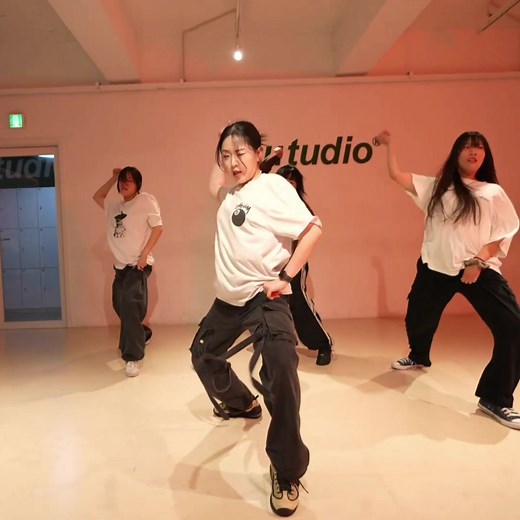 Urban Dance (@_urbandancestudio_)’s videos with Swalla - Jason Derulo