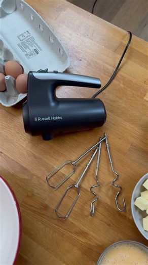 Electric mixing > hand mixing. 🎂 Enjoy a higher rise and smoother bakes with the Russell Hobbs® Desire™ Matte Charcoal Hand Mixer - complete with 5 speed settings and pulse control for total precision. #RussellHobbs #DesireCollection #HandMixer #BakingMadeEasy #KitchenEssentials