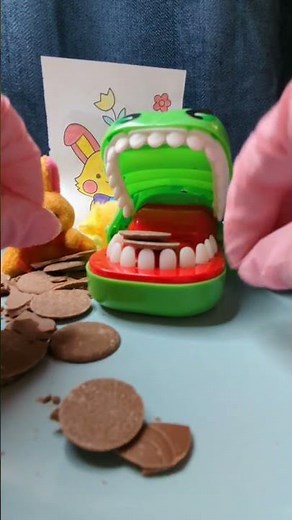 Crocodile loves choco buttons #crocodile #chocolate #games #toy #shorts #trending