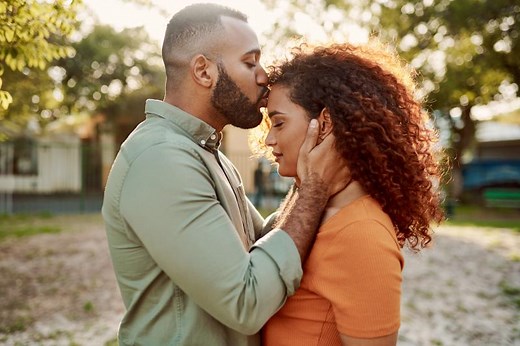 How to Respond to "I Love You" in Any Situation | LoveToKnow