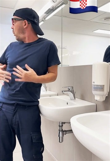 Bro, like this! #laughwithdeki #dejvidsajkodeki