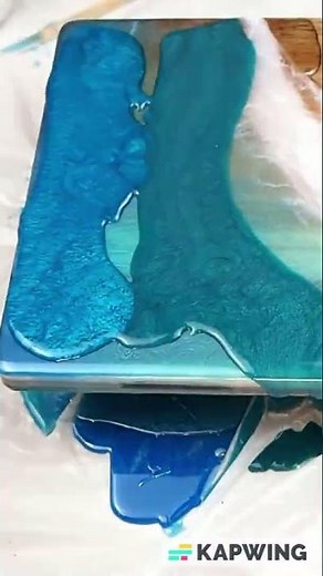 Epoxy resin ocean waves on cutting boards #resinart #resin #shorts
