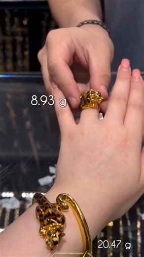 Arabic Gold Jewellery Design | Elegant Gold Bangles Wearing Style #goldjewellery #shorts #tiktok