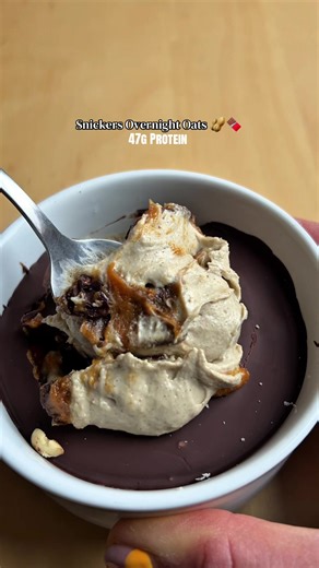 Delicious Snickers Overnight Oats Recipe