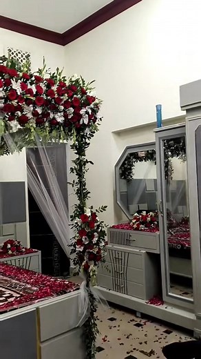 ✨ Wedding Room Decoration 2025 ✨ Fresh flowers, romantic lighting aur soft color theme ke saath perfect wedding room setup. Elegant rose arrangements, heart-shaped décor, scented candles aur dreamy ambiance har moment ko yaadgaar bana deta hai. Book your beautiful wedding room decoration today. Fresh flowers | Stylish Setup | Same-day Service 📞 Order Now: Saqib Decor — Okara | Saqib Flowers SᕼOp wedding planner okara