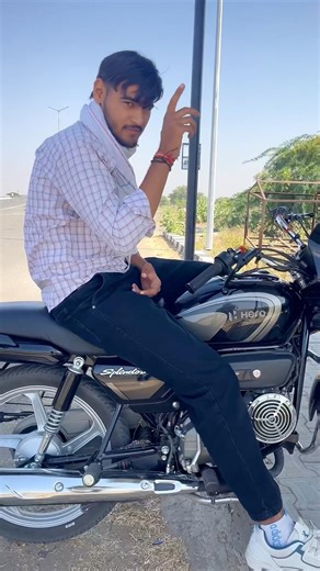 Live 🔥 #trending #splendor #song #reaction #explore