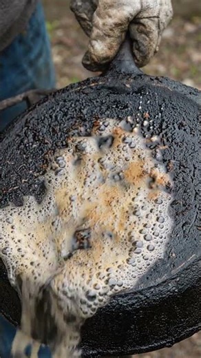 How to Clean a Burnt Frying Pan in 3 Easy Steps