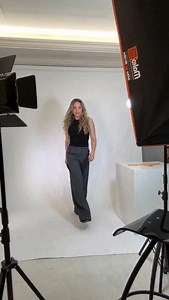 POSES para FOTO CorpoRativas 📸📸📸 Inicie a semana cuidando de sua imagem profissional. Salva e compartilha essas referências de poses com quem precisa arrasar nas fotos corporativas. #posesparafoto #posesforpictures #ensaiocorporativo #fotography #posesparafotos | Ensaios Fotograficos