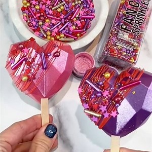 2.7M views · 35K reactions | Make this month special by creating these geo heart shaped cake sicles! ❤ By: fancysprinkles | MetDaan Cakes | Facebook