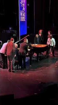 16 of the best hands in world on stage for a grand finale!!!