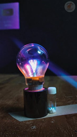 “Amazing Light Bulb Experiment 🔥 | Cinematic Slow Motion Science Shot | DIY Cool Lighting Effect”