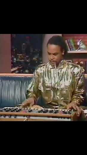 The Vinyl Factory | Roger Troutman’s demonstration of the talk box on Video Soul (1986) 🤖✨ #thevinylfactory #zapp #rogertroutman #talkbox #funk #music #zappband | Instagram