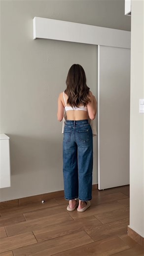 Outfit transition con este tipo de stop motion pero en video. Te enseñ...