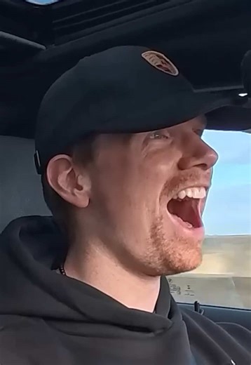 Beeindruckender Soundcheck eines extrem lauten Autos