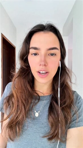 Maria Nogueira Maia on Instagram: "Truque proibidão da neurociência para os apaixonados de plantão ❤️🥰 Falando com propriedade, porque eu sou uma eterna romântica. Referências pra galera de pesquisa: Fisher, H.E., Aron, A., & Brown, L.L. (2005). Romantic love: a mammalian brain system for mate choice. Philos. Trans. R. Soc. Lond. B Biol Sci. Aron, A., et al. (2005). Reward, motivation, and emotion systems associated with early-stage intense romantic love. Journal of Neurophysiology. Shohamy, D.