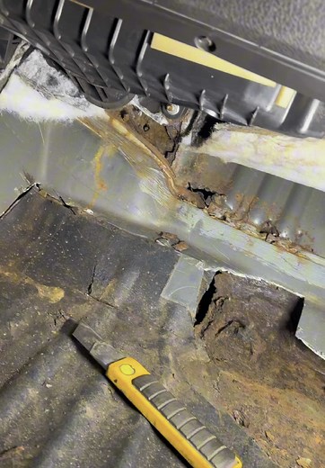 Part 2. The ole shop truck getting the premium rust removal upgrade! #rust #rustbelt #saltbelt #rustrepair #truck #trucks #plowtruck #shoptruck #canada #newbrunswick #newbrunswickcanada #eastcoastlifestyle