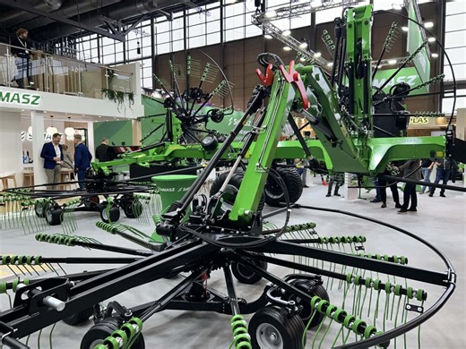 Samasz erobert mit dem neuen Z4-1550 den Markt für Vierkreiselschwader