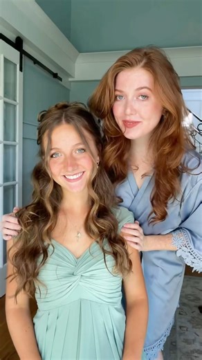 Prom hairstyle for my little sister 🥹 Curly half-up elegant hair tutorial! She’s so beautiful #hair