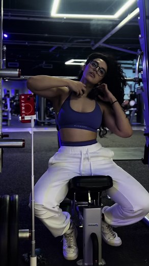 El morado me da poder 🪻 Outfit: @YOUNGLA CODE: ROMINA 🧚‍♀️ #gymedit #gymmotivation #gymrat