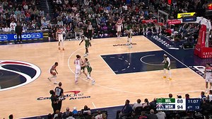 Jared Butler hits the 3-pointer