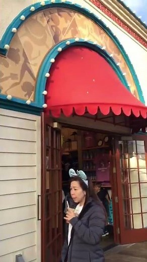 DCA's Knick's Knacks Pixar Shop - I Love the Snowglobe from Pixar's OG Short!