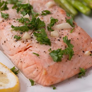 Grilled Citrus Salmon & Asparagus | Tasty UK