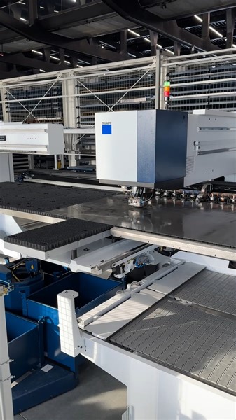 10K views · 439 reactions | Say hello to the newest addition to the TRUMPF Smart Factory showroom: The TruPunch 5000 with SheetMaster!  Discover more about the productive machine: https://bit.ly/3SNIMaX #TRUMPF #TruPunch #smartfactory | TRUMPF Inc. | Facebook