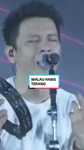 NOAH - WALAU HABIS TERANG LIVE THE GREAT JOURNEY OF NOAH ALOKA MAKASSAR 2022 . #konsernoah #thegreatjourneyofnoah #konseraloka2022 #konsernoah2022 #konsermakassar2022 #nazrielirham #arielnoah #noahband #concert #cepatfyp #foryou #berandatiktok #fyp #fypシ゚viral #nettv #walauhabisterang #sahabatmakassar #sahabatindonesia #officialsahabatnoah