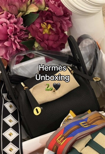 Unboxing the Hermès Noir Mini Lindy Bag