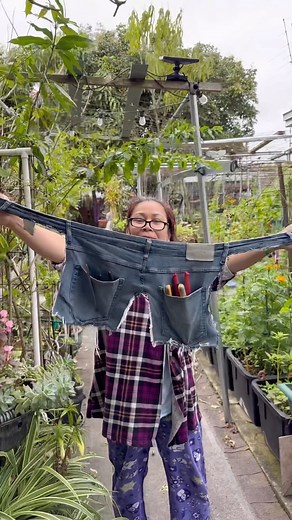 2M views · 82K reactions | Look how mom transformed my sister’s old jeans into her new garden tool! Mom is the upcycle queen!♻️ #upcycle #upcyclequeen #gardening #innovation | Judy Bao Garden | Facebook