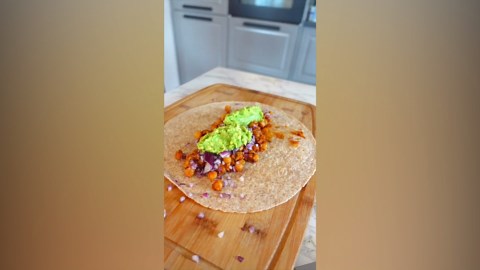 How to Make a Vegan Spicy Chickpea Wrap | Quick & Flavourful Plant-Based Lunch
