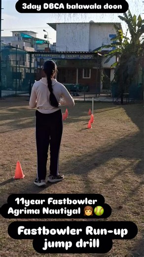 Dharmendra Singh Negi⚾️ on Instagram: "FASTBOWLING TRANING || FASTBOWLER RUNUP JUMP FOLLOW THROUGH BOWLING ACTION COMPLETE DRILL !! DBCA CRICKET ACEDMY BALAWALA DOON U.K NEW STUDENT AGRIMA NAUTIYAL HIS AGE 11YEAR 🔥👧🥎@jaspritb1 @iplt20 @indiancricketteam Fast bowler ki speed ka secret sirf arm me nahi hota — run-up + jump (gather) me hota hai. Agar jump galat hai to: Pace kam ho jata hai Line-length bigadti hai Body balance hilta hai Injury risk badhta hai Ye Jump Drill fast bowlers ko rhythm,