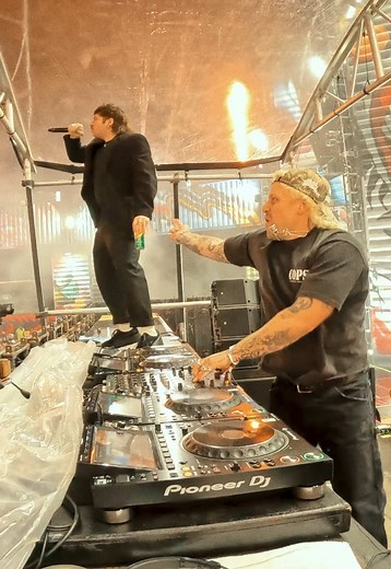 Kayzo's High-Energy Dubstep Performance at EDM Mexico