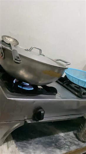 Muhammad Danish on Instagram: "dall kha kha bera garq ho gya 🤬😢🙏🏻#foryou #fyp #viralreels #funny #trendingreels"