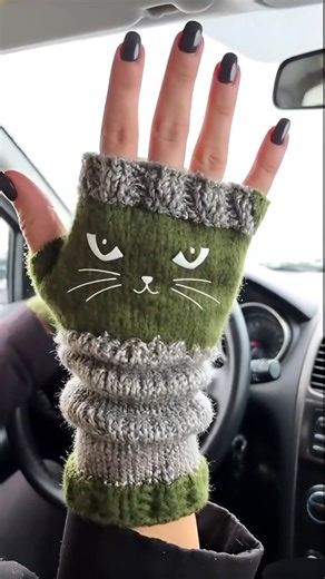 Stay warm & festive with our purr-fect gloves! 😻 These super soft, knitted wonders feature adorable cat embroidery and fingerless design for total phone freedom. 📱✨ The ultimate blend of cute & practical—ideal for holiday parties, cozy selfies, or winter strolls. 🎁🧤 Purr-fect for gifting or treating yourself! 🐾 | Pluvia