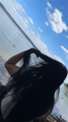 Roxy Mendez on Instagram: "No saben la versatilidad de mis gustos musicales 🤭"
