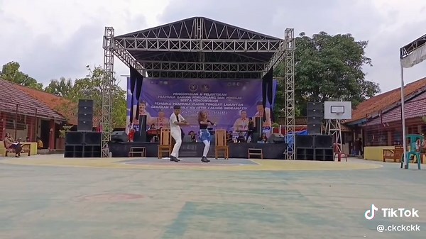 Hyuna dan Dawn: Ping Pong Dance Cover