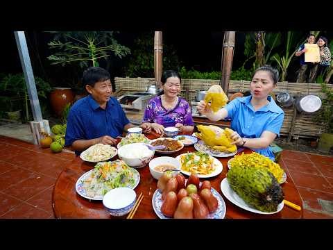 Returning to Phan Diem's ​​hometown, she visited the orchards and fish ponds, enjoying delicious ...
