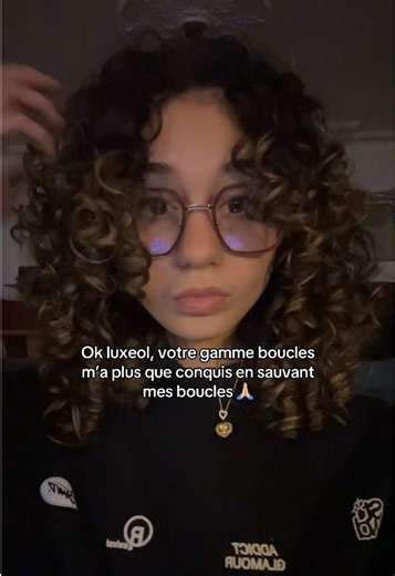 La meilleure gamme de @Luxéol, elle récupère les boucles avec une définition incroyable !! Après un désastre chez le coiffeur et en ne pensant ne jamais récupérer mes cheveux d’avant, je les retrouves enfin grâce à cette gamme boucles #curlyhair #curly #luxeol #routine #fyp