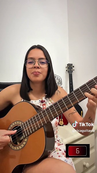 Tutorial - En el Muelle de San Blas Te enseño a tocar tus canciones favoritas 🎸 Comenta cuál te gustaría aprender 💜 #guitarra #musica #facil #fyp #tutorial #musicos #parati #favorito