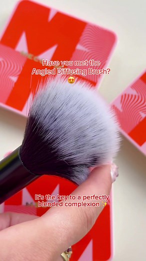 Discover the Angled Diffusing Makeup Brush at MECCA