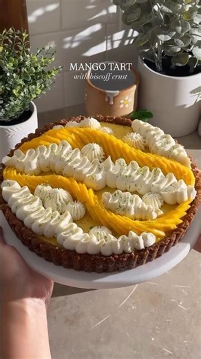 making a tropical mango tart for summer! #baking