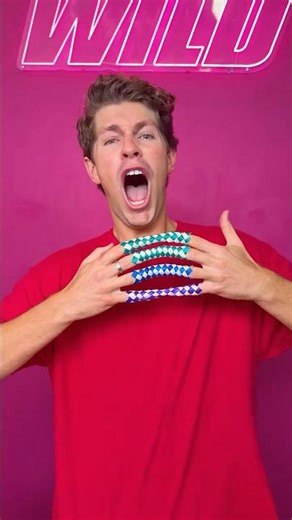 First To Escape The Finger Trap Wins ☝️