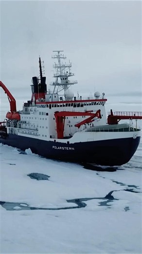 More icebergs in the Arctic
