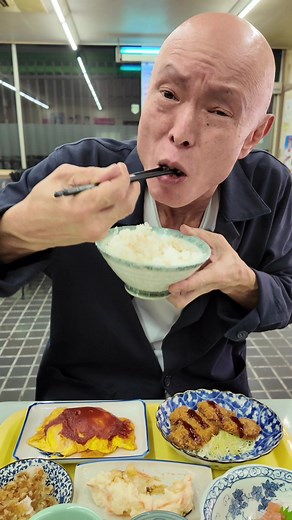 美味しいうん♪広島の老舗呉市食堂体験♪豚汁・うどん満載♪