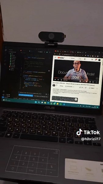 memutuskan untuk belajar programming meskipun jurusan kuliah non-IT. ngonten agar belajar kodingnya tidak malas, (dan mencoba peruntungan, siapa tau jadi influencer 🙏)