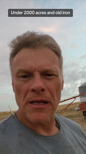 #farmtok #oldiron #johndeere #caseih #familyfarm #sasktok #fyp